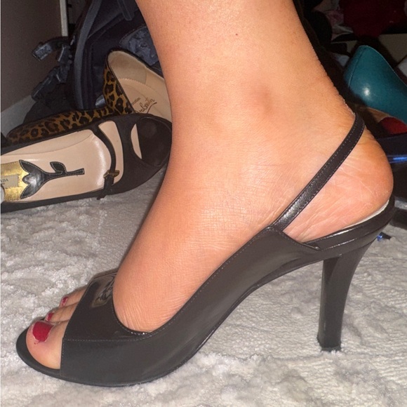 CHANEL Black Patent Open-Toe Slingback Heel - Picture 7 of 7